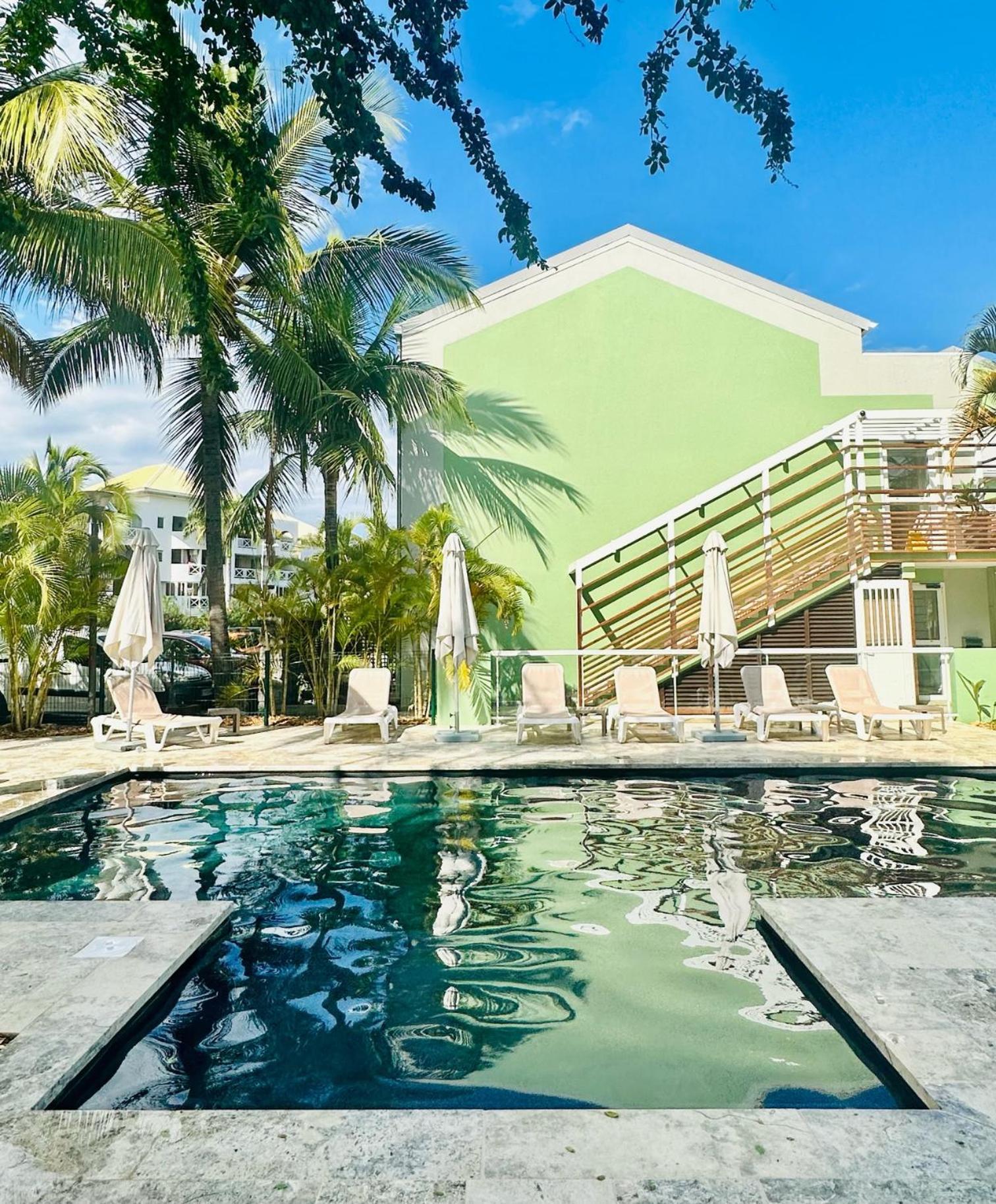 Residence Tropic Appart Hotel Saint-Gilles Les Bains Exterior photo